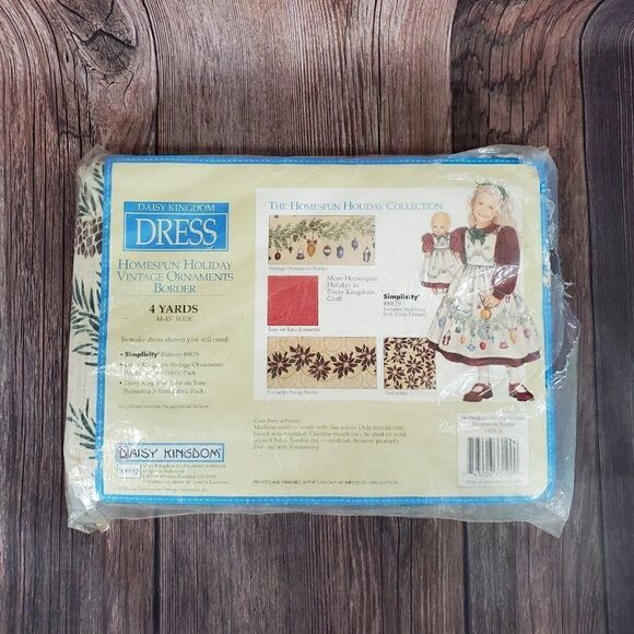 New Daisy Kingdom Dress Homespun Holiday Vintage Ornaments Border 4 Yards Cotton - Picture 2 of 12